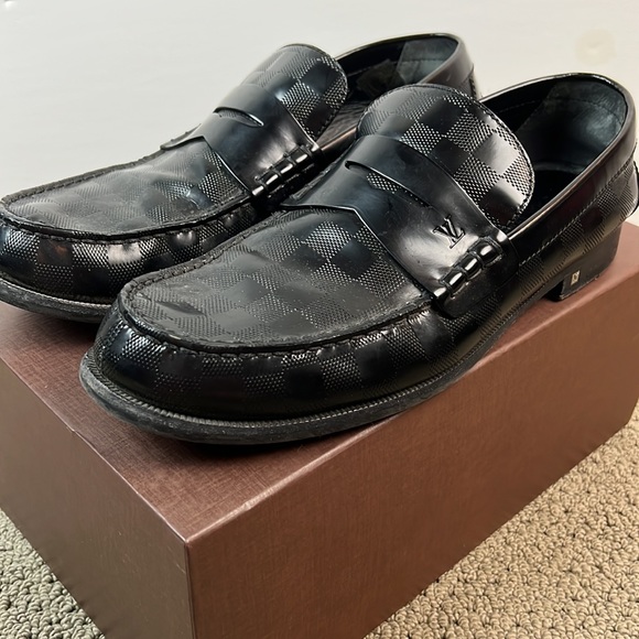 Louis Vuitton Damier Embossed Leather 